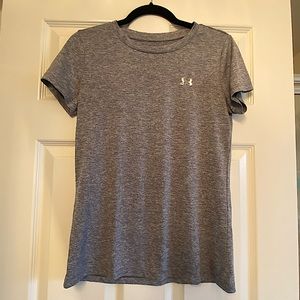 Heatgear under armour. Short sleeve workout shirt